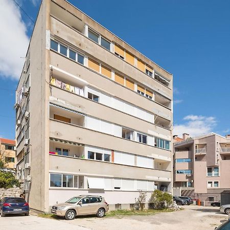 New & Modern Apartment Aa Split Exteriör bild