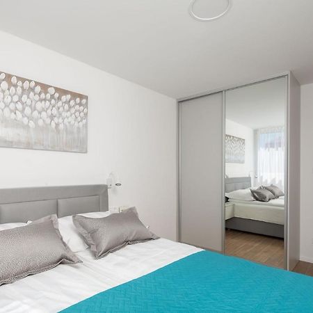 New & Modern Apartment Aa Split Exteriör bild