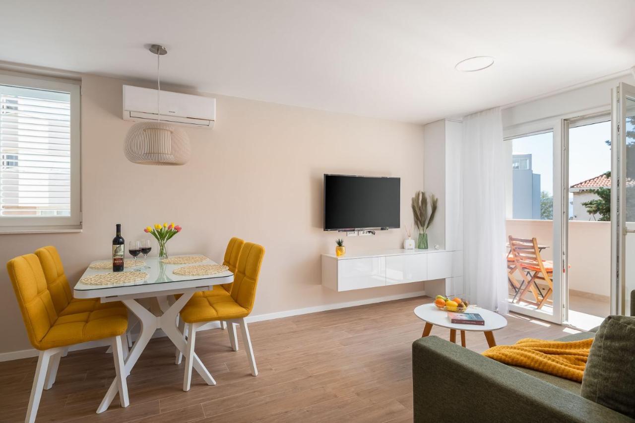 New & Modern Apartment Aa Split Exteriör bild